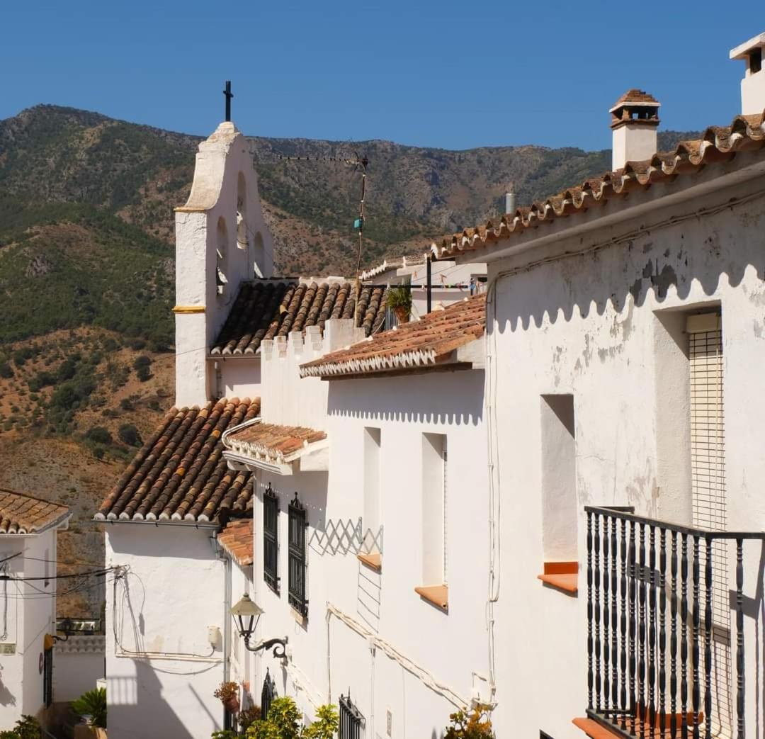 Caminito Rey & Banderas Spa Relax Карратрака Экстерьер фото